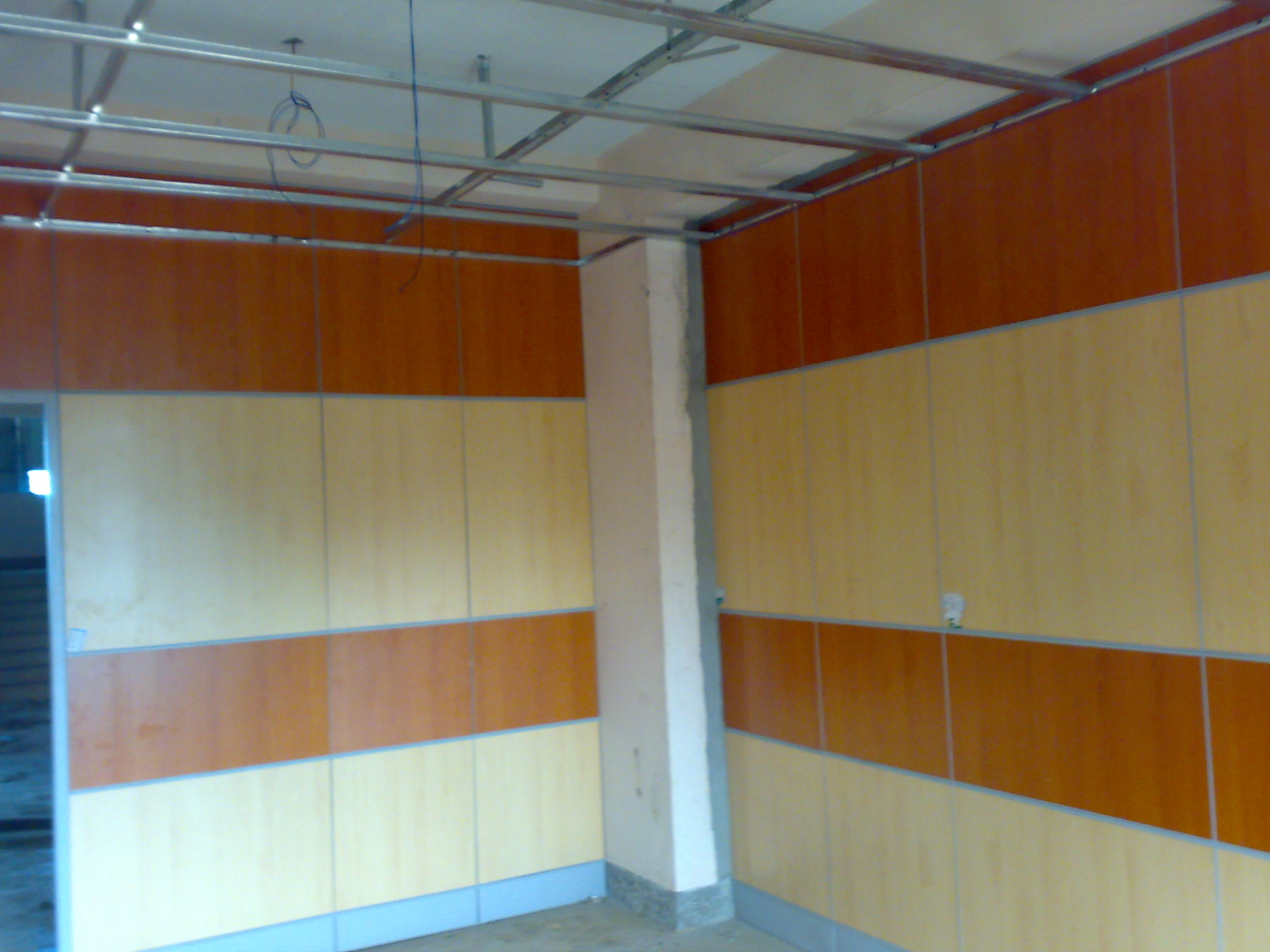 Two-Tone Laminate Partition